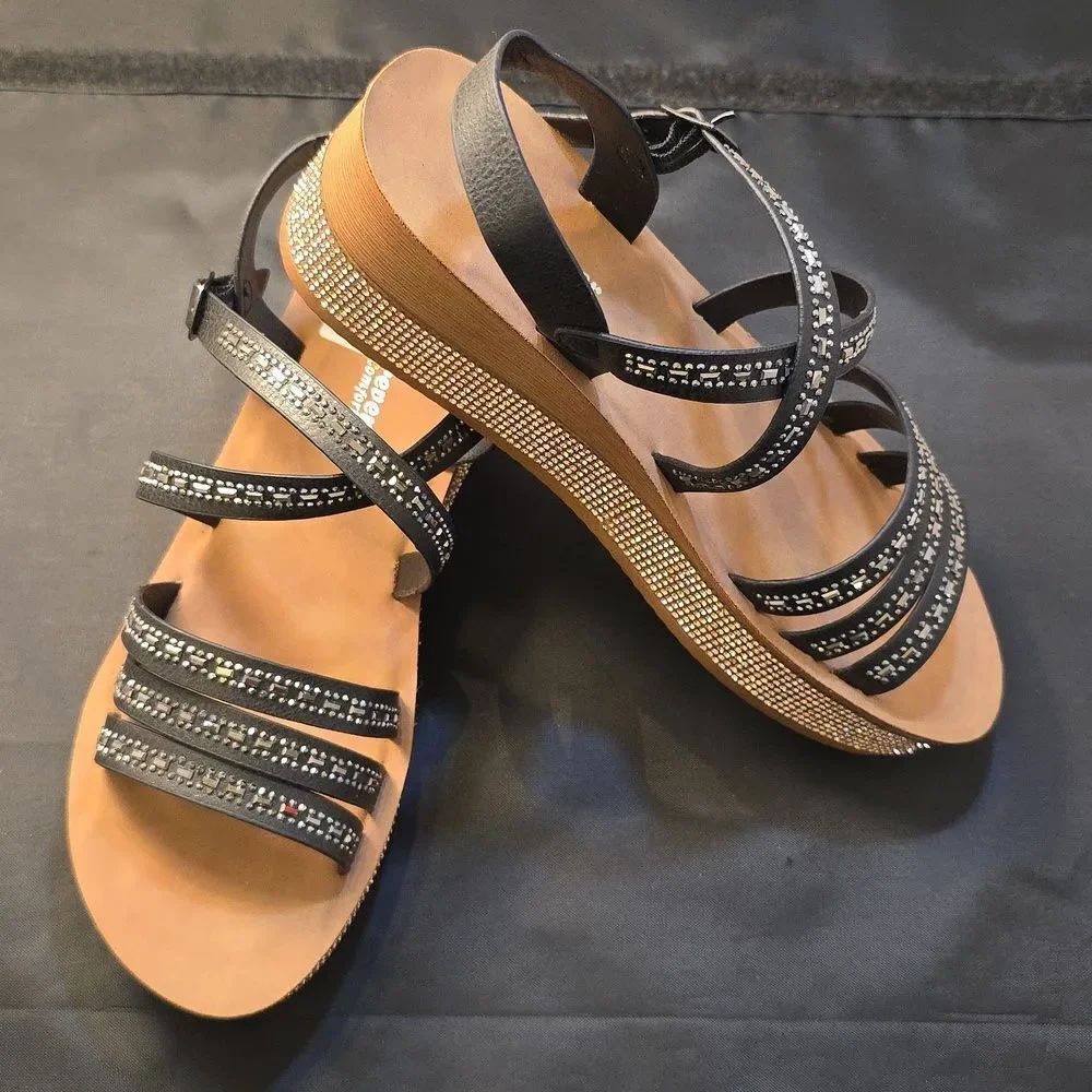 BRAND NEW FOREVER COMFORT RHINESTONE LINER WEDGE SANDAL